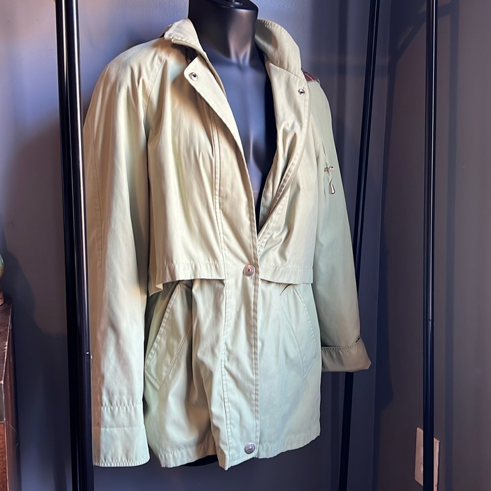 Light green liz claiborne jacket size small rain jacket with removable liner